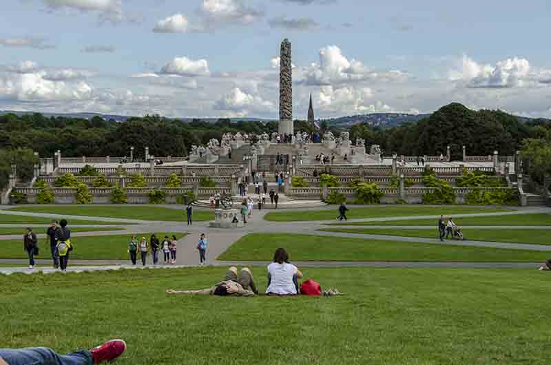 70 - Noruega - Oslo - parque Vigeland - El Monolito